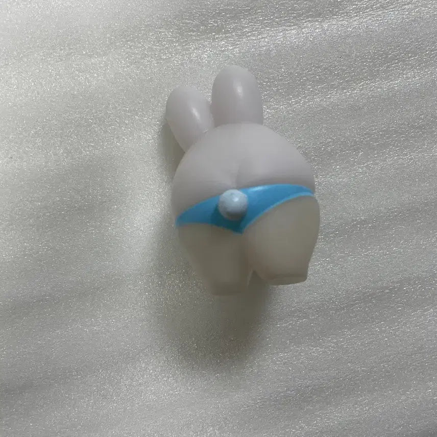 [BUNJANG] Usapantsu Blue Gacha Figure / 우사빤쯔 하늘색 가챠 피규어