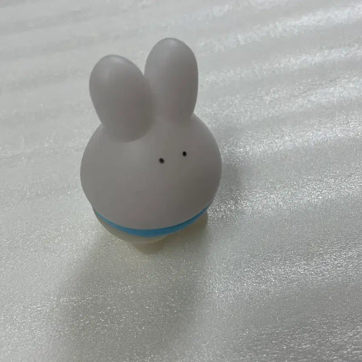 [BUNJANG] Usapantsu Blue Gacha Figure / 우사빤쯔 하늘색 가챠 피규어