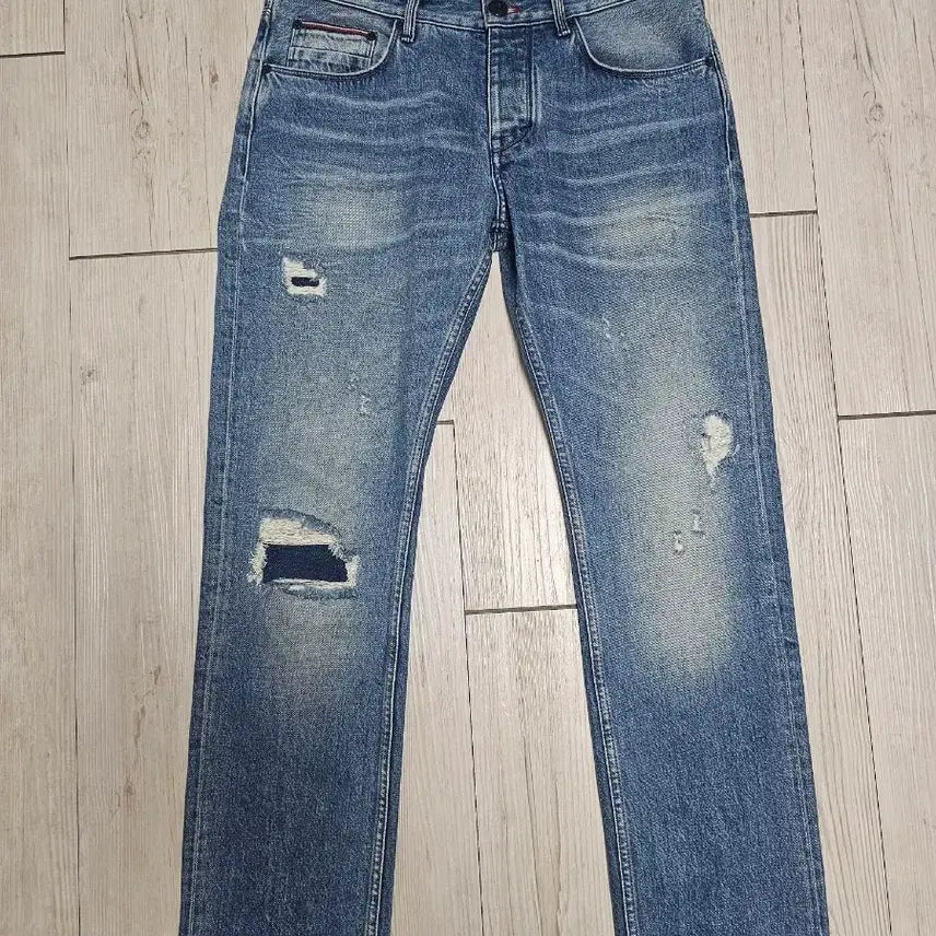 [BUNJANG] Tommy Hilfiger Jeans (Size 32) with Distressed Detail / 타미 청바지 (32)