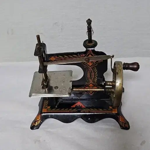 [BUNJANG] Vintage Cast Iron Mini Sewing Machine / 옛날 애기미싱  옛날 미니 미싱  옛날미싱 명품미싱