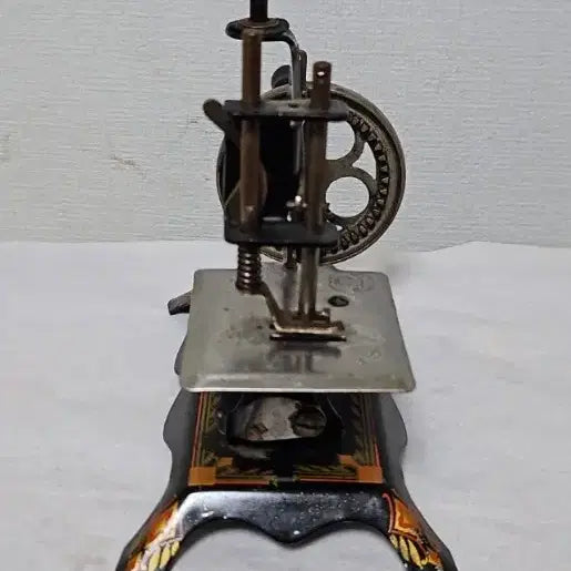 [BUNJANG] Vintage Cast Iron Mini Sewing Machine / 옛날 애기미싱  옛날 미니 미싱  옛날미싱 명품미싱