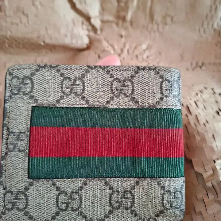 [SOLD OUT] [풀박스/S급]구찌 GG 웹 수프림 꿀벌 반지갑