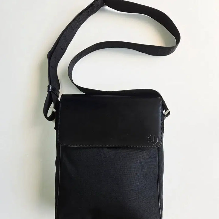 [BUNJANG] Dunhill Black Leather/Nylon Crossbody Bag / 던힐 블랙 가죽/나일론 크로스백