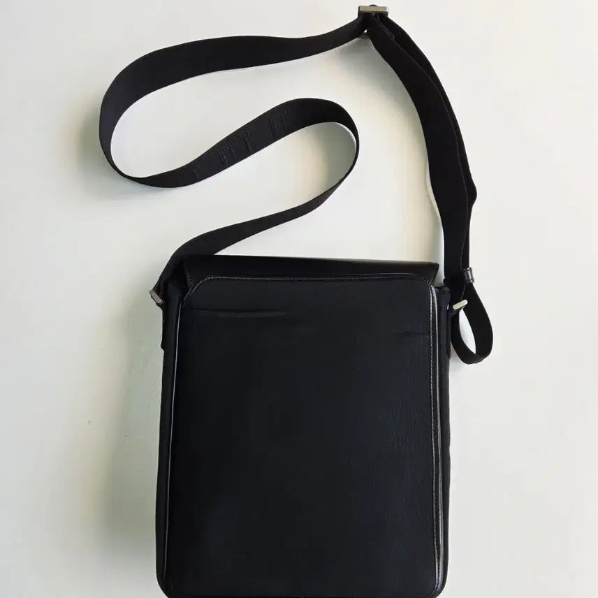 [BUNJANG] Dunhill Black Leather/Nylon Crossbody Bag / 던힐 블랙 가죽/나일론 크로스백