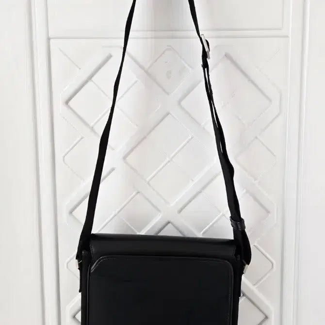 [BUNJANG] Dunhill Black Leather/Nylon Crossbody Bag / 던힐 블랙 가죽/나일론 크로스백