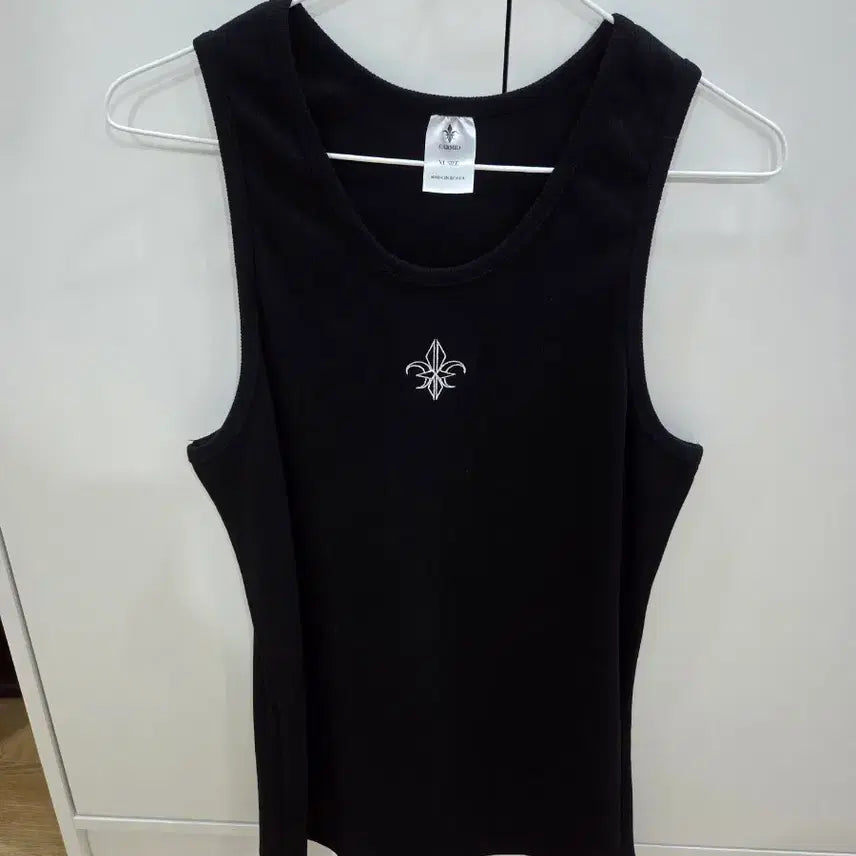 [SOLD OUT] 카미드 자수 로고 민소매 나시 블랙 새상품(XL)