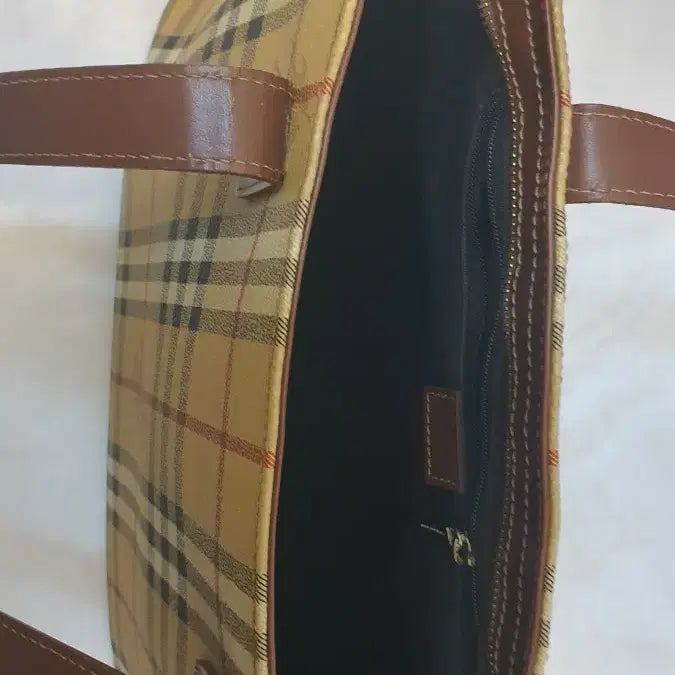 [SOLD OUT] Haymarket 버버리 클래식 체크 토트백