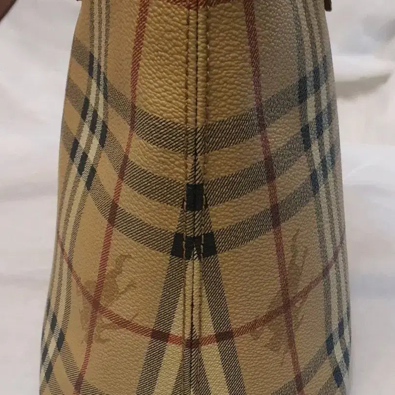 [SOLD OUT] Haymarket 버버리 클래식 체크 토트백