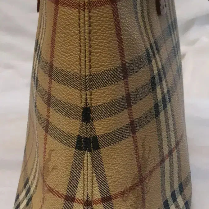 [SOLD OUT] Haymarket 버버리 클래식 체크 토트백