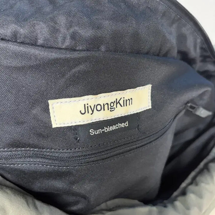 [BUNJANG] Ziyong Kim Sun Bleach Shoulder Bag / 지용킴 선블리치 숄더백