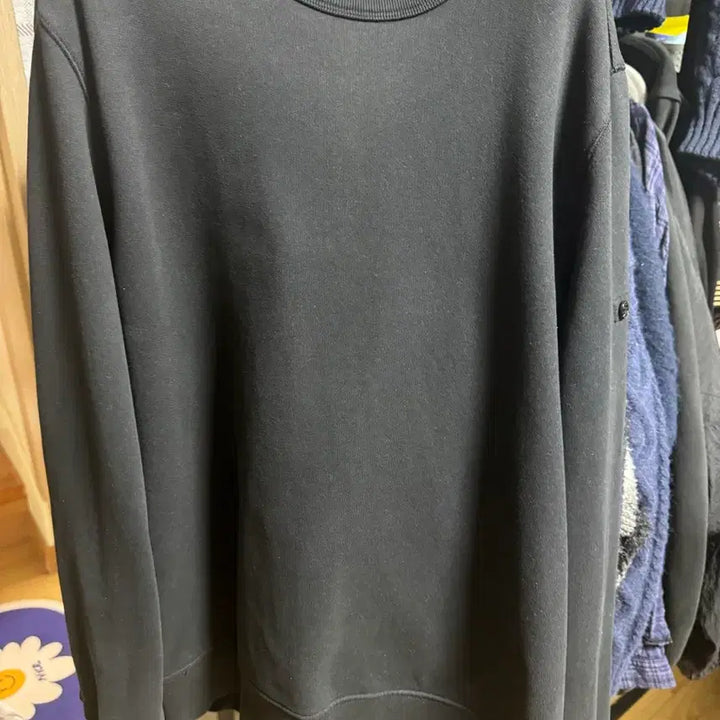 [SOLD OUT] 스톤 아일랜드 맨투맨 (블랙)