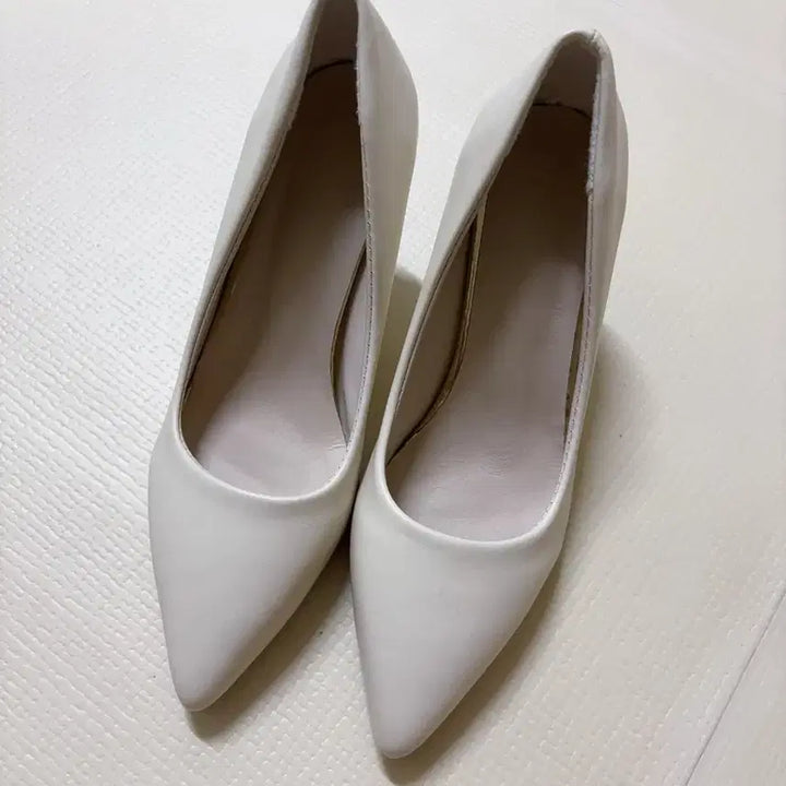 [BUNJANG] Ivory Pointed Toe Heel Pumps / 아이보리 힐 펌프스 슈즈
