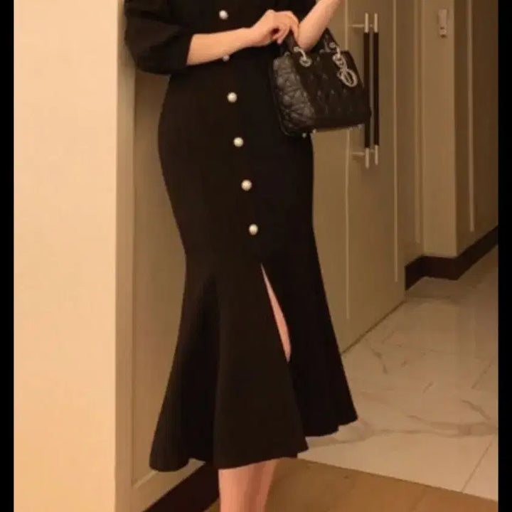 [BUNJANG] Black Long Dress with Pearl Buckle / 진주 버클 블랙 롱 원피스