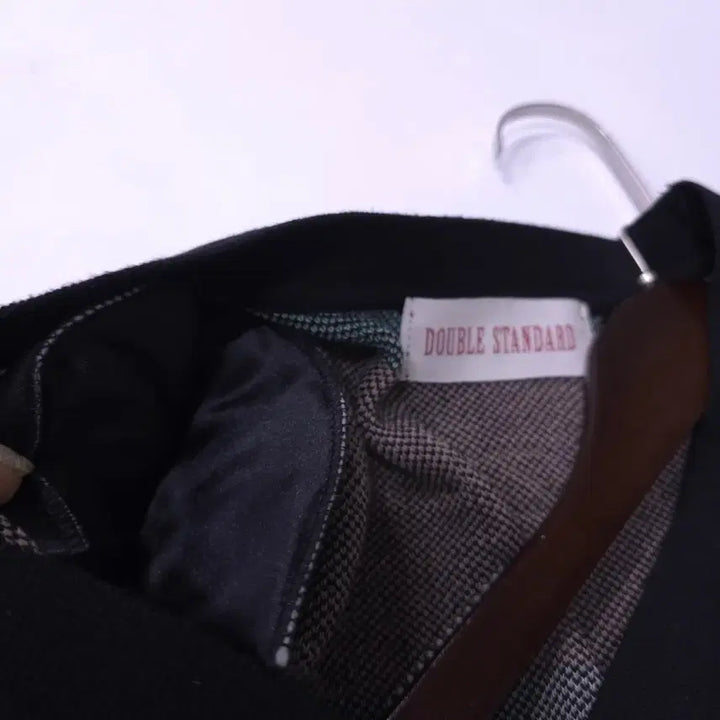 [BUNJANG] Double Standard Lettering Black Cardigan / 더블스탠다드) 제평 거의새거 레터링 블랙 가디건 -F
