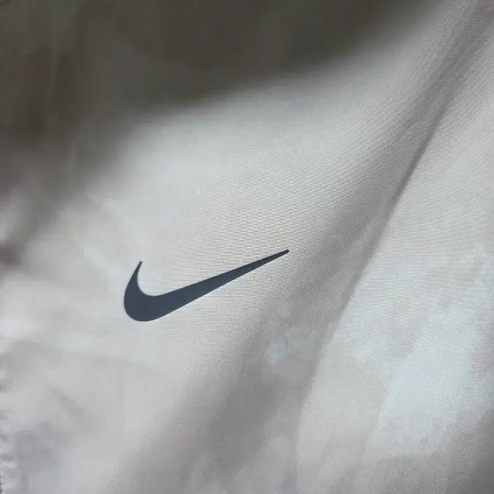 [BUNJANG] Nike Windrunner Beige Windbreaker Jacket / 나이키 윈드러너 바람막이 자켓 베이지
