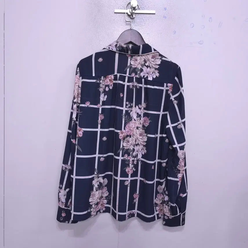 [BUNJANG] Thursday Island Floral Chiffon Blouse / 써스데이아일랜드) 거의새거 플라워 쉬폰 블라우스 -55