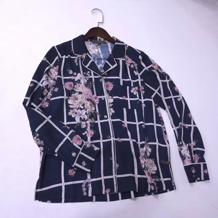[BUNJANG] Thursday Island Floral Chiffon Blouse / 써스데이아일랜드) 거의새거 플라워 쉬폰 블라우스 -55