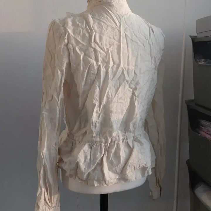 [SOLD OUT] [빈티지] 레이스 핀턱 블라우스 아이보리