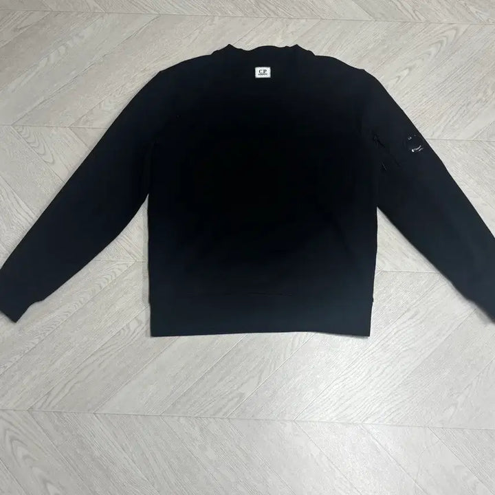 [BUNJANG] C.P. Company Lens Applique Sweatshirt Black / C.P. 컴퍼니 렌즈 와펜 블랙 맨투맨 S