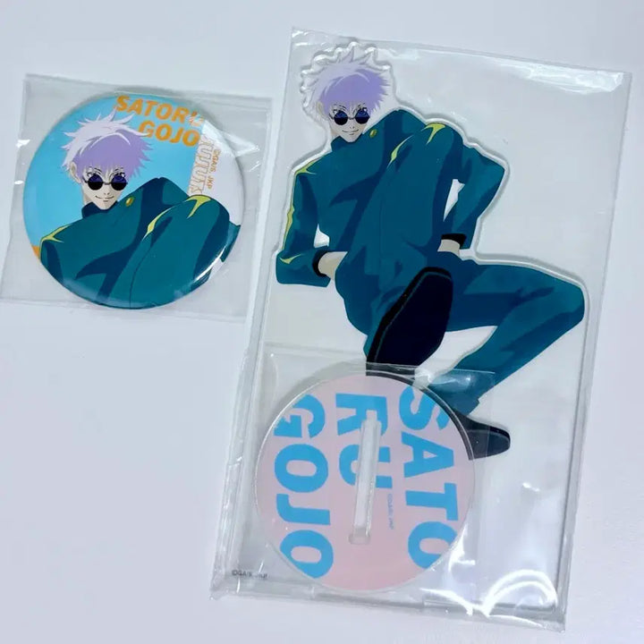 [BUNJANG] Jujutsu Kaisen Gojo Satoru Acrylic Stand + Can Badge / 주술회전 2023 쥬쥬페스 아크릴 스탠드 + 캔뱃지 - 고죠 사토루