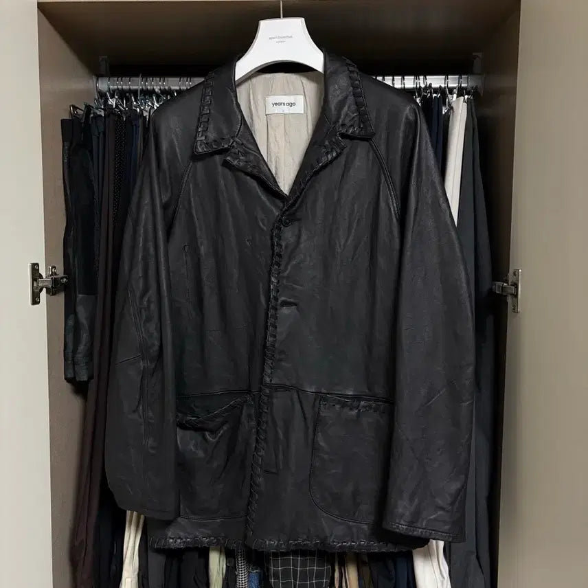 [SOLD OUT] 이얼즈어고 스티치 워시드 레더 자켓