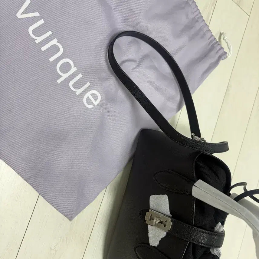 [BUNJANG] Vunque Toque Hermit Cross M Crossbody Bag / 새상품 분크 Toque Hermit Cross M (토크 헐밋 크로스