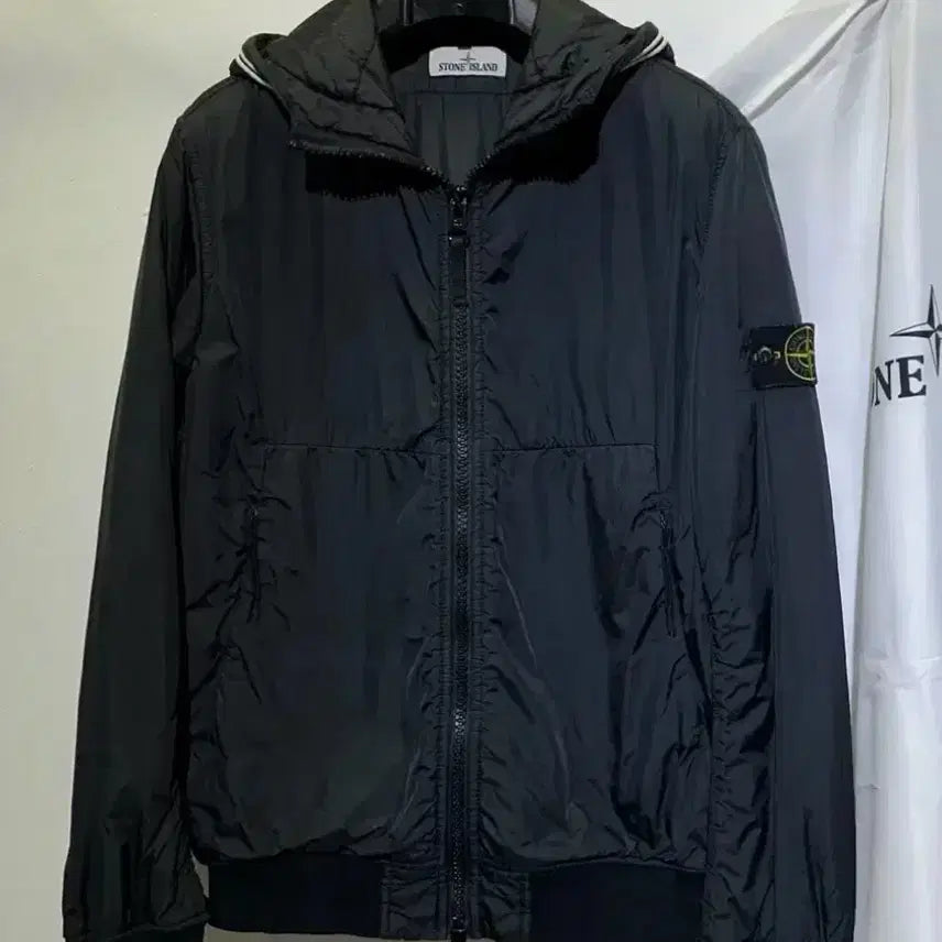 [BUNJANG] 스톤아일랜드 20fw 가먼트다잉 프리마로프트 크링클랩스 M 바람막이 점퍼 / 스톤아일랜드 20fw 가먼트다잉 프리마로프트 크링클랩스 M 바람막이 점퍼