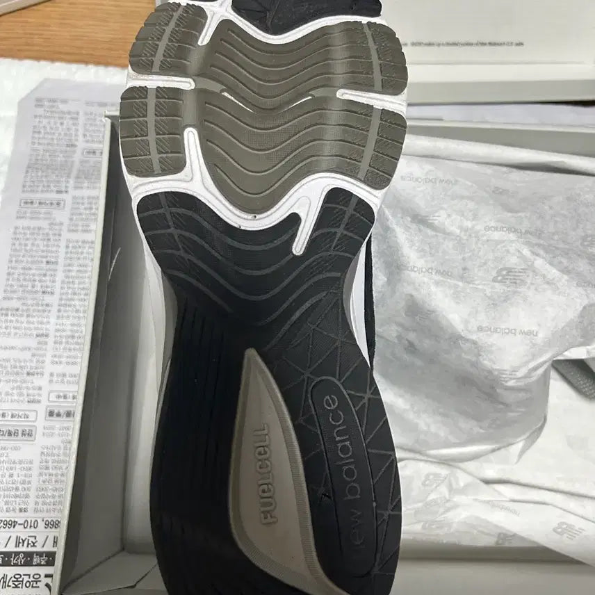 [SOLD OUT] 뉴발란스 990v6 275 급처합니다.