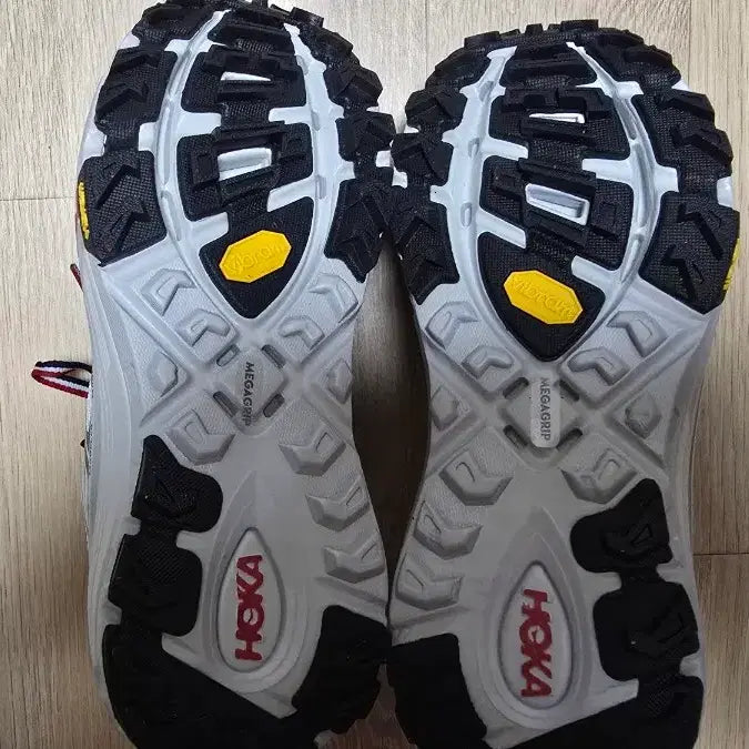 [BUNJANG] Hoka Moncler 230 Sneakers / 호카 몽클 230