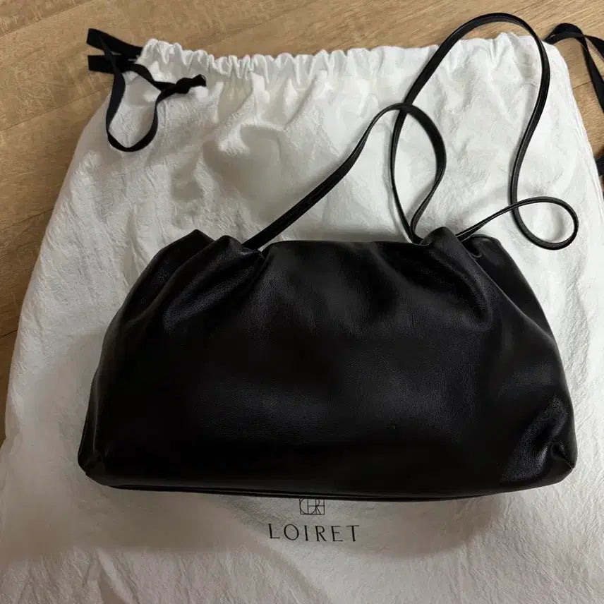 [BUNJANG] Luaure Venny Clutch Shoulder Bag / 루아레 Venny Clutch Shoulder Bag