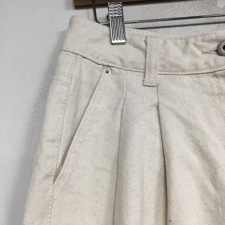 [BUNJANG] 24 Studio Tomboy Two-Tuck Half Pants - Size M / 24 스튜디오톰보이 투턱 하프 팬츠 M