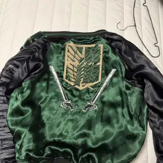 [BUNJANG] Karakuri Tamashi Attack on Titan Levi Reversible Sukajan Jacket XL / 가격고정/카라쿠리타마시 리버시블 진격의 거인 리바이 스카쟌 자켓 XL