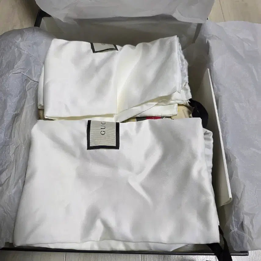 [SOLD OUT] 구찌 라이톤 스니커즈 42사이즈 (국내 270~275)*