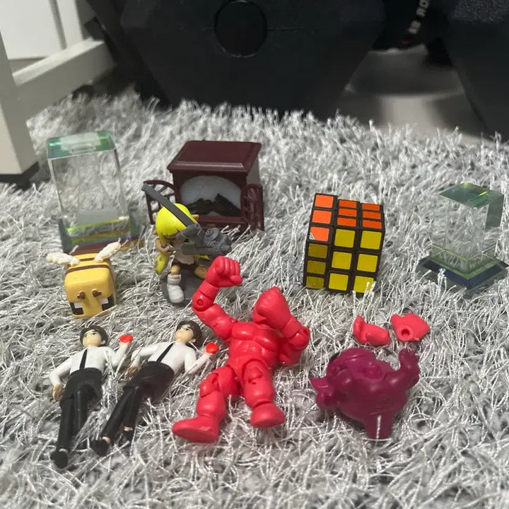 [BUNJANG] Japanese Gacha and Souvenir Bundle Set / 일본 가챠 및 수류탄,검 기념품 일괄로 팝니다
