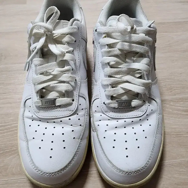 [BUNJANG] Nike Air Force 1 07 Low Sneakers / 나이키 에어포스 1 07 로우