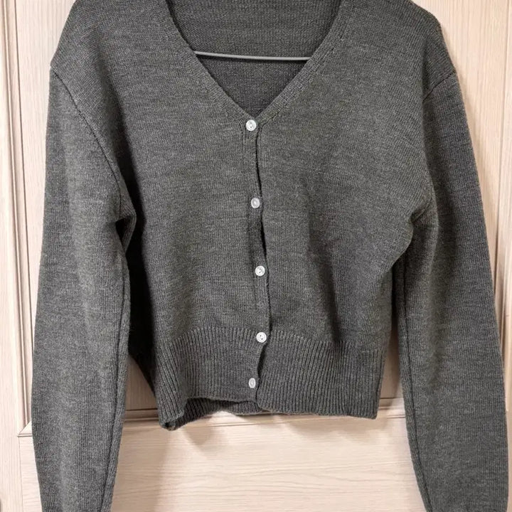 [BUNJANG] V-Neck Cardigan / 급처)브이넥 가디건