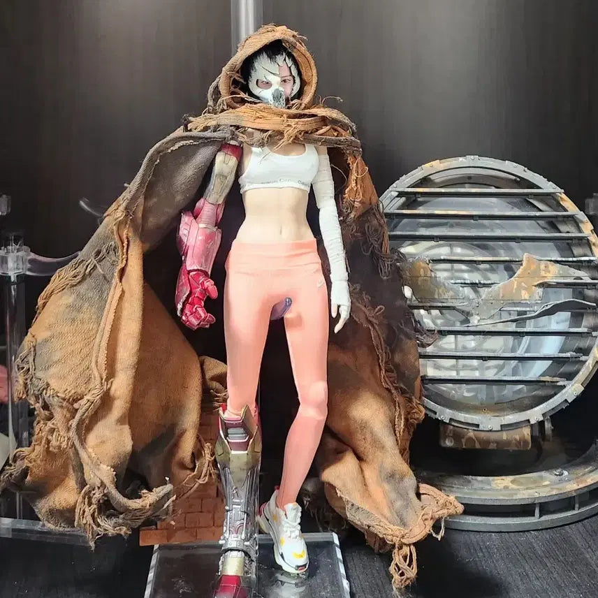 [BUNJANG] Hot Toys Pepper Potts Iron Man Arm Custom Weathered Battle Damage Figure / 핫토이 페퍼포츠 아이언맨팔 커스텀 와어망토추가