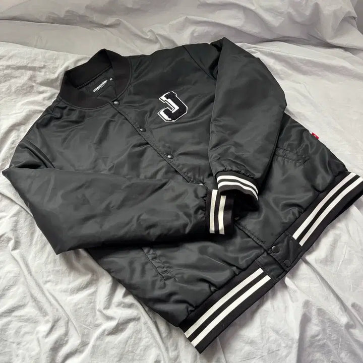 [SOLD OUT] 295 Jambangee 잠뱅이 바시티 누빔 자켓 블랙