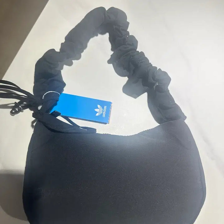 [SOLD OUT] 아디다스 블랙 삼선 미니 숄더백