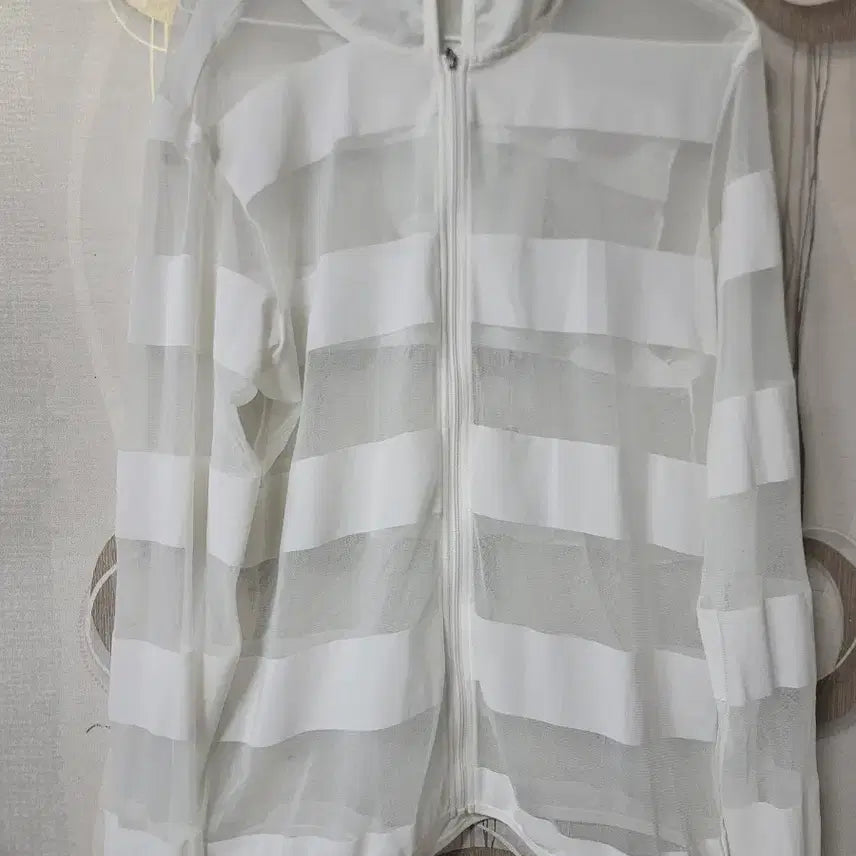 [BUNJANG] Eider See-through White Stripe Hooded Zip-up 100 / 아이더 시스루 화이트 스트라이프 후드 집업100