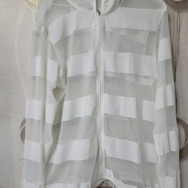 [BUNJANG] Eider See-through White Stripe Hooded Zip-up 100 / 아이더 시스루 화이트 스트라이프 후드 집업100