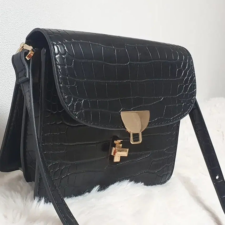 [BUNJANG] MNG Crocodile Pattern Mini Crossbag / MNG 블랙 크로커다일 미니 크로스백
