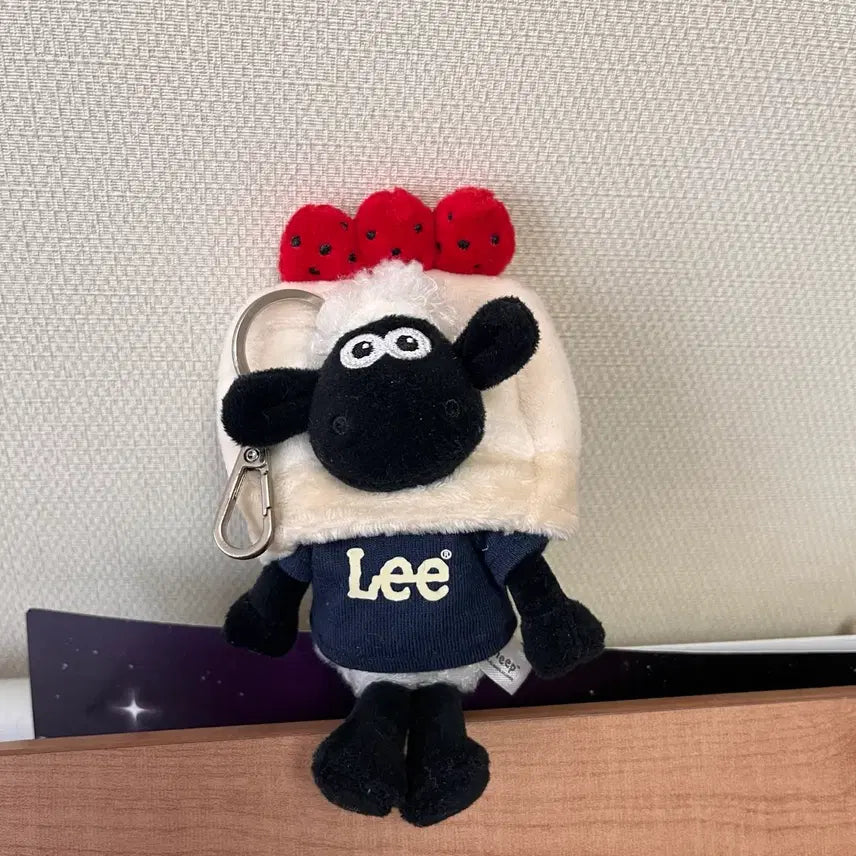 [BUNJANG] Wallace &amp; Gromit Shaun the Sheep Plush Keychain / 투썸 화초생 월레스와 그로밋 숀더쉽 인형 키링