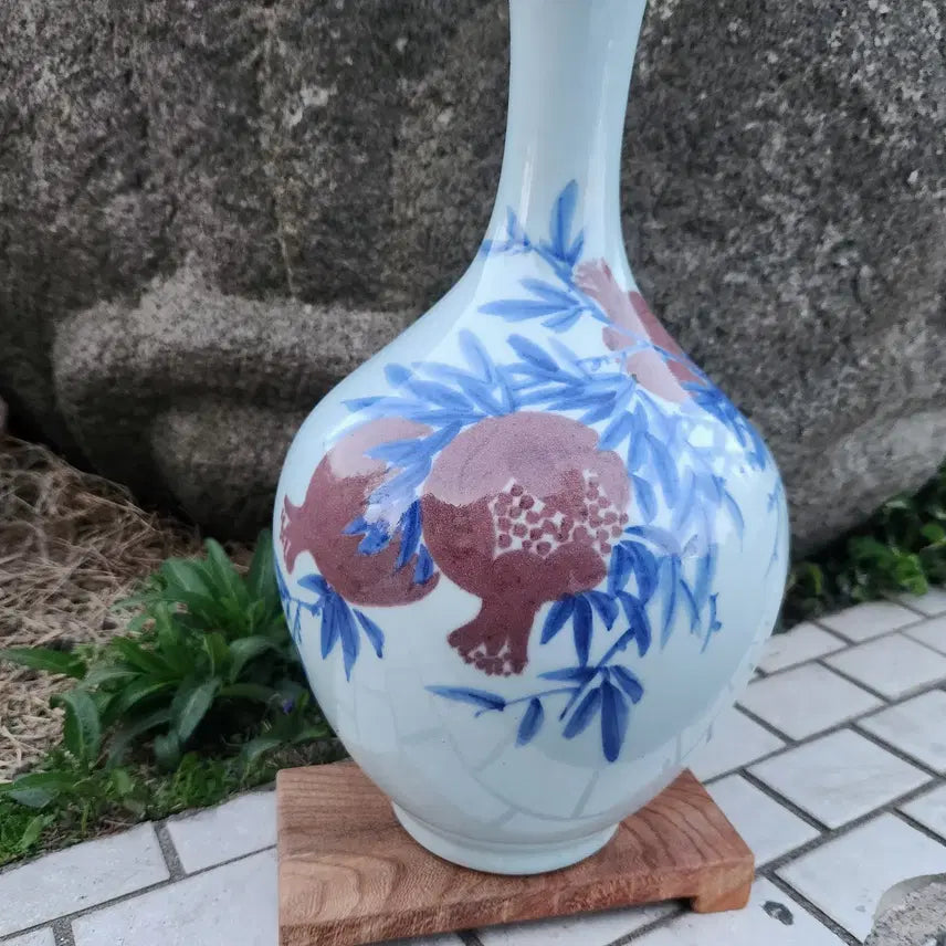 [BUNJANG] Haerim Lee Chun-gyu Celadon White Porcelain Pomegranate Vase / 해림 이춘규  청화백자 진사 석류문 주병