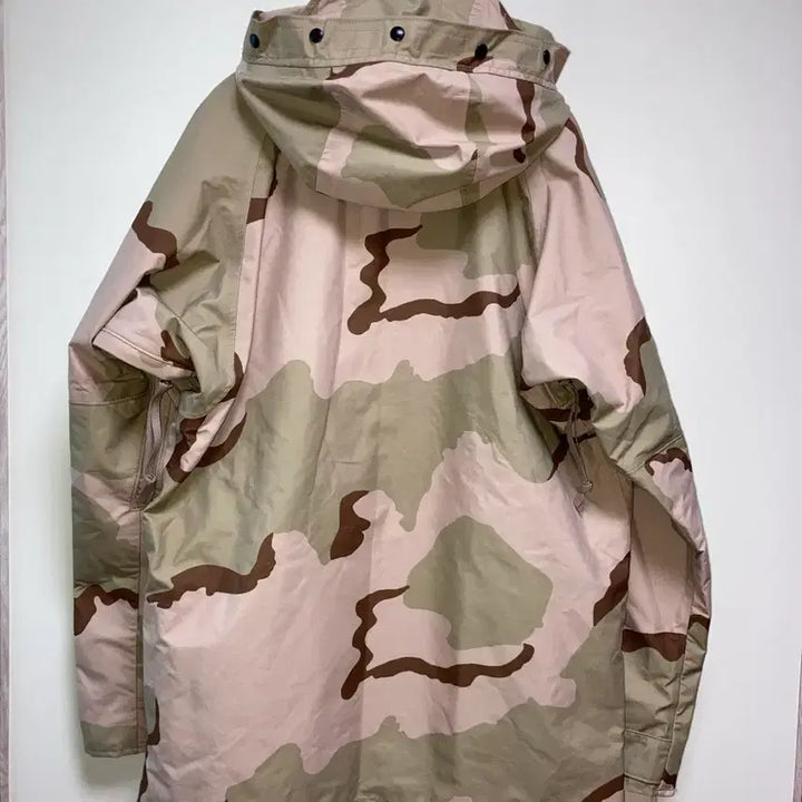 [BUNJANG] US Military Gore-Tex Desert Camouflage Parka / (새상품)미군 고어텍스 데저트 카모 사막삼색 파카 M/L[후드 똑딱이]