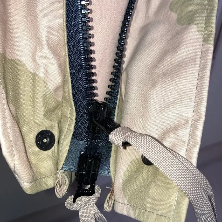 [BUNJANG] US Military Gore-Tex Desert Camouflage Parka / (새상품)미군 고어텍스 데저트 카모 사막삼색 파카 M/L[후드 똑딱이]
