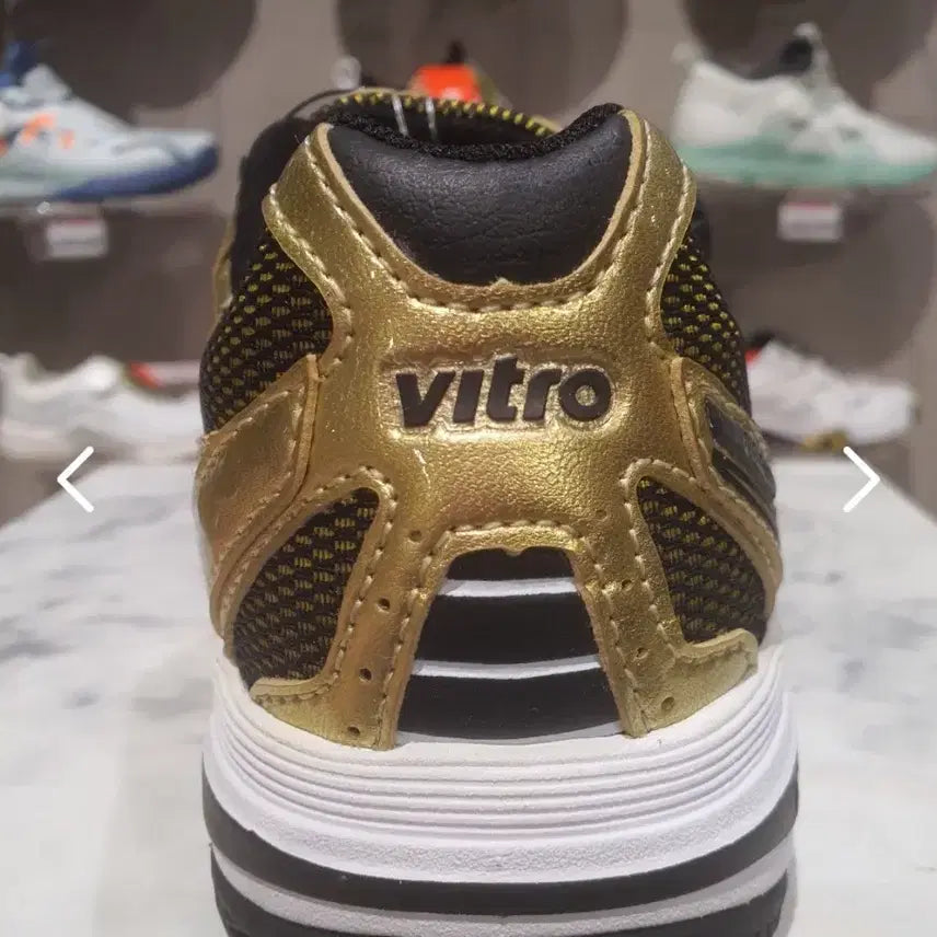 [BUNJANG] vitro Gold/Black Tennis Shoes 240 / 새제품)vitro 비트로 골드/블랙 운동화 240