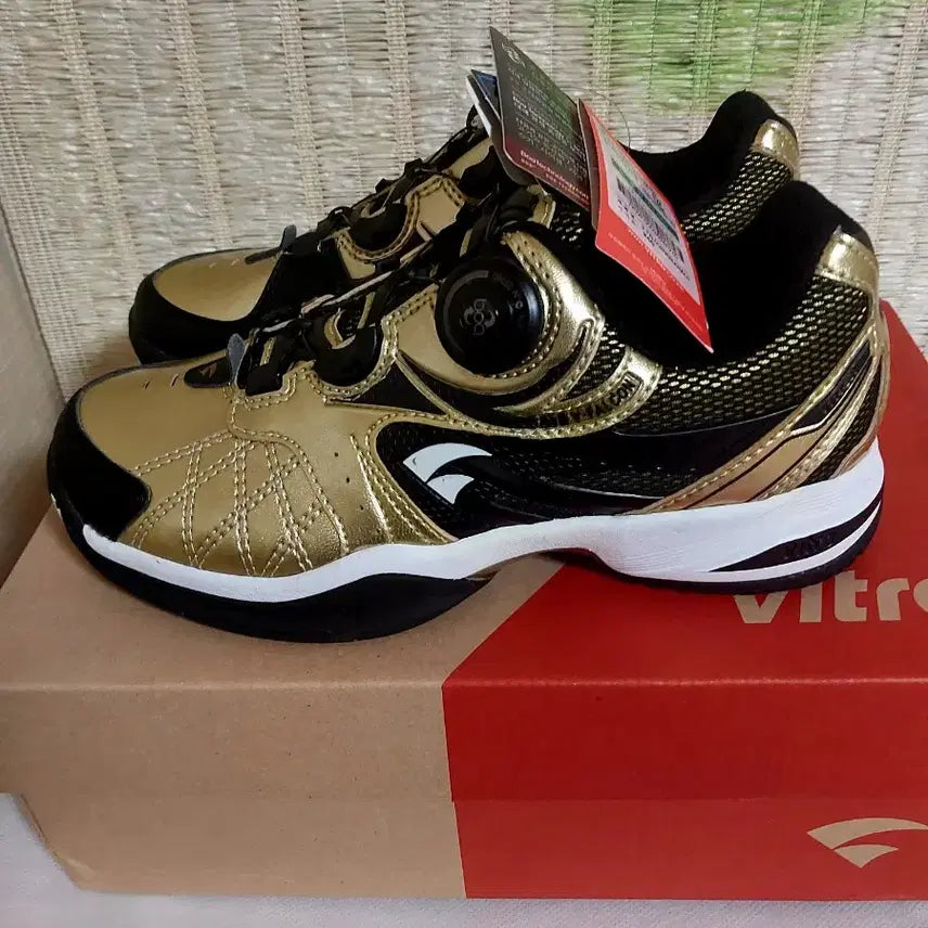 [BUNJANG] vitro Gold/Black Tennis Shoes 240 / 새제품)vitro 비트로 골드/블랙 운동화 240