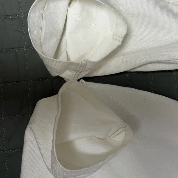 [BUNJANG] Lemaire Twisted Belted Denim Pants White [48] / 르메르 트위스티드 벨티드 데님 팬츠 화이트 [48]