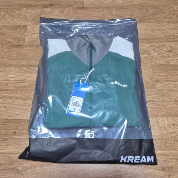 [BUNJANG] Adidas EQT Wind Jacket DH5200 / 아디다스 EQT 윈드 자켓 DH5200 판매